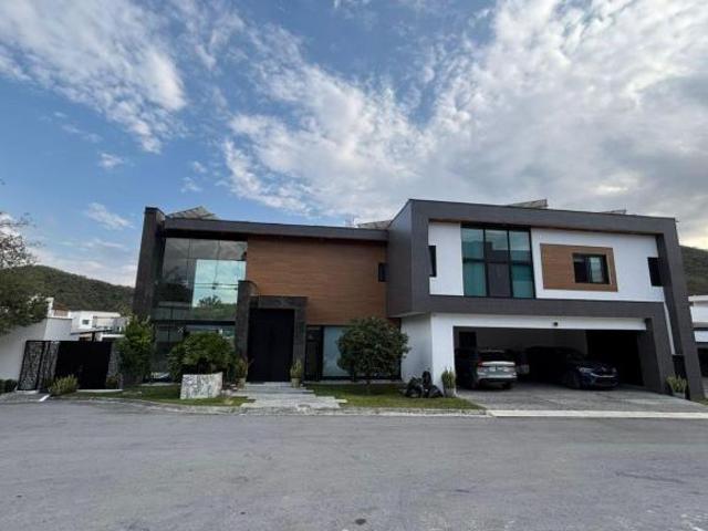 Casa en Venta en La Noria Residencial, El Barro Santiago NL