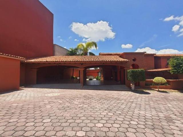 CASA EN VENTA EN LA ALHAMBRA, QUERÉTARO