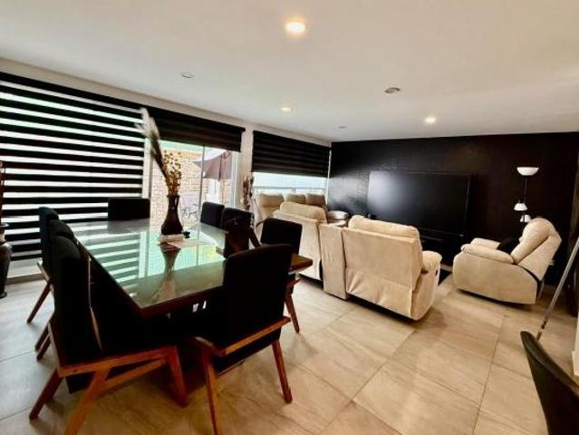 Casa en venta en La Antigua cementera, con jardín