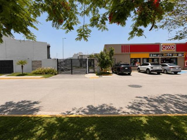 CASA EN VENTA EN LA ARBOLEDA COTO CEDRO