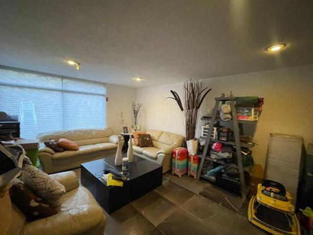 Casa en venta en La Arbide en esquina con amplio jardín