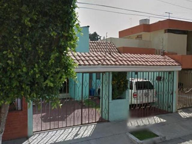 CASA EN VENTA EN LA CALMA, ZAPOPAN