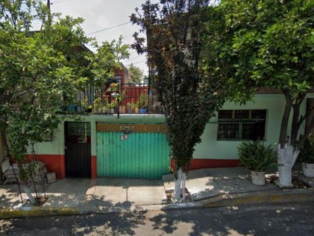 Casa en venta en la Fraccionamiento Villa del Real, Técamac