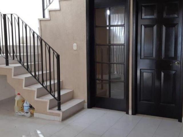 Casa en venta en la calle Circuito de San Carlos, Col. Hacienda del Valle, Toluca, EDO.MÉX
