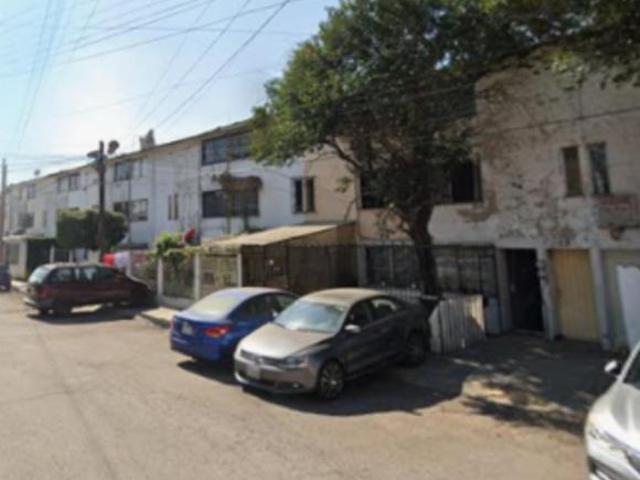 Casa en venta en la Calle San Eduardo 13 en Tlalnepantla de Baz, Estado de México