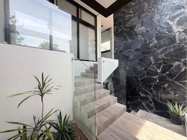 CASA EN VENTA EN LA CAMPI?A LEON GTO ZONA NORTE. CASA DE 3 NIVELES CON S?TANO