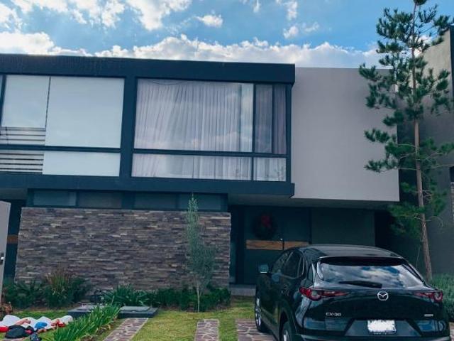 CASA EN VENTA EN LA CAMPIÑA VILLA PRADA