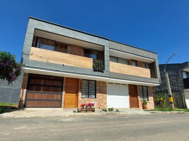 Casa En Venta En La Ceja En Agua Fresca V202034