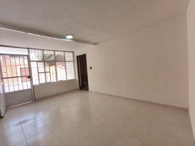 Casa en venta en la Col. Genaro Vázquez cercana al Colegio de Ciencias y Humanidades 4