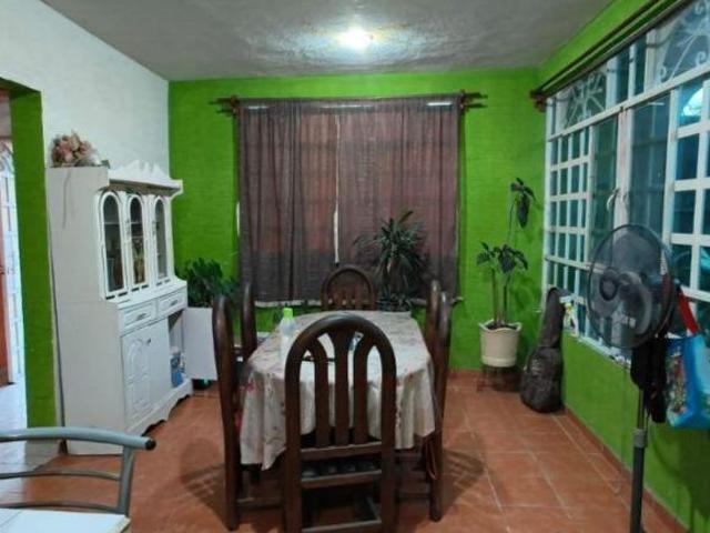 CASA EN VENTA EN LA COL. JARDINES DE LA AURORA