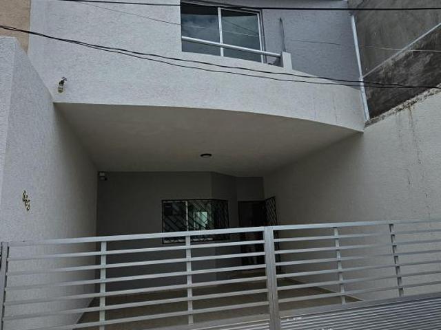 CASA EN VENTA EN LA COL. REVOLUCIÓN