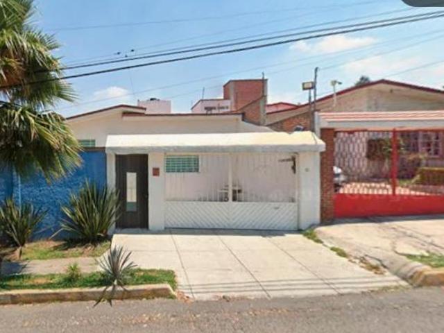 Casa en Venta en la Colonia Bosques del Lago Cuautitlán Izcalli, en la calle Circuito de Bosque