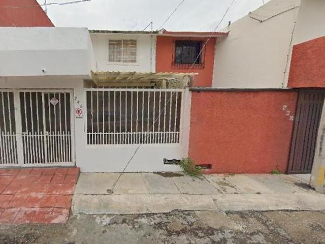 CASA EN VENTA EN LA COLONIA MIRAMAR, TUXTLA GUTIERREZ, CHIAPAS SF