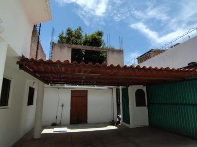 Casa en VENTA en la Colonia Santa Cruz Xochitepec n la Alcaldía Xochimilco, Ciudad de México
