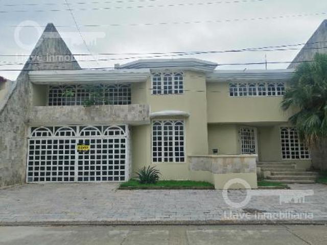 Casa en venta en la colonia Petrolera de Minatitl?n Ver