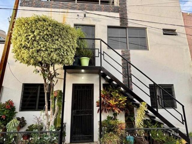 Casa en venta en La Consti, dos casas en una. Casa Cerca del auditorio Telmex, excelente inversión