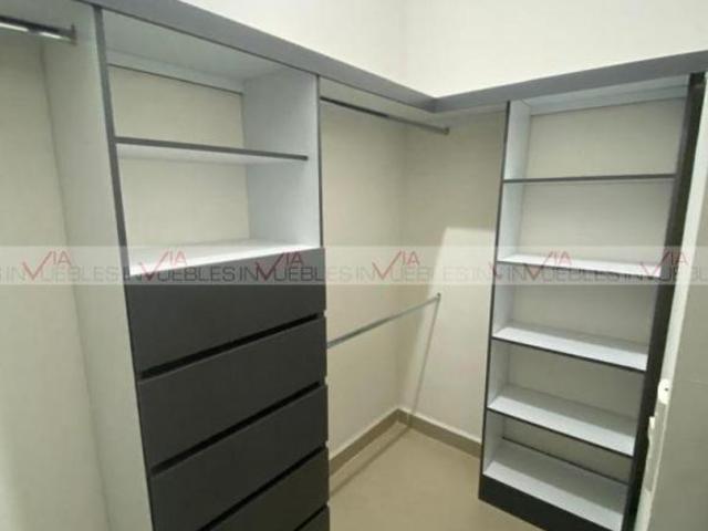 Casa en venta en La Encomienda