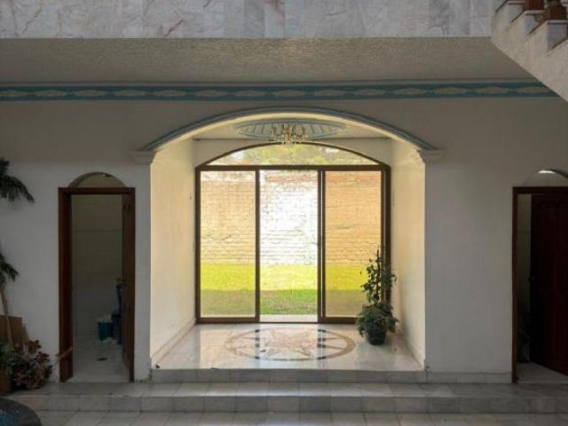 CASA EN VENTA EN LA ESTANCIA, ZAPOPAN – 809M² DE TERRENO Y AMPLIO JARDÍN