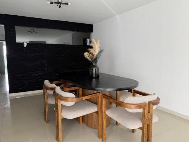CASA EN VENTA EN LA ESTANCIA