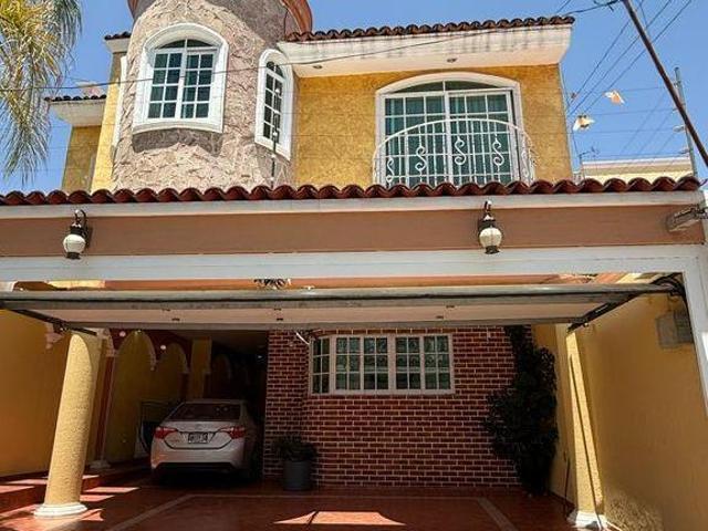 CASA EN VENTA EN LA ESTANCIA $ 12’750,000 pesos