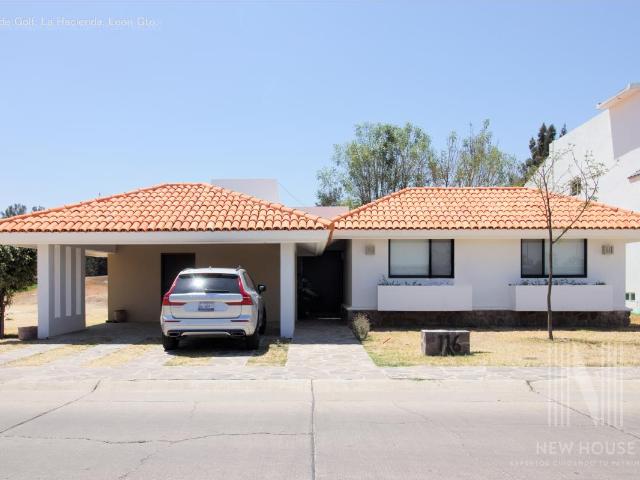 Casa en venta en La Hacienda de León Residencial y Golf, León, Guanajuato