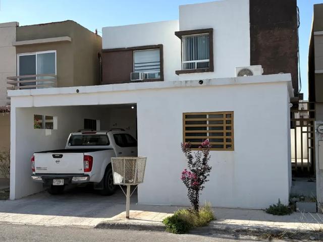 Casa en Venta en La Hacienda, Piedras Negras con Garage y Cocina Integral