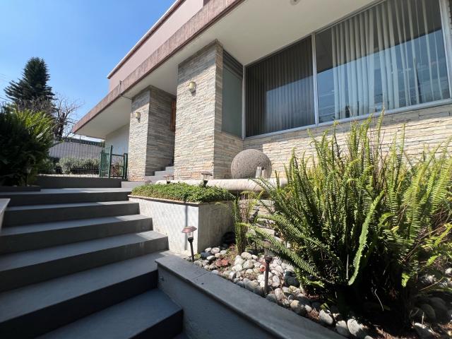 Casa en Venta en La Herradura con Terraza