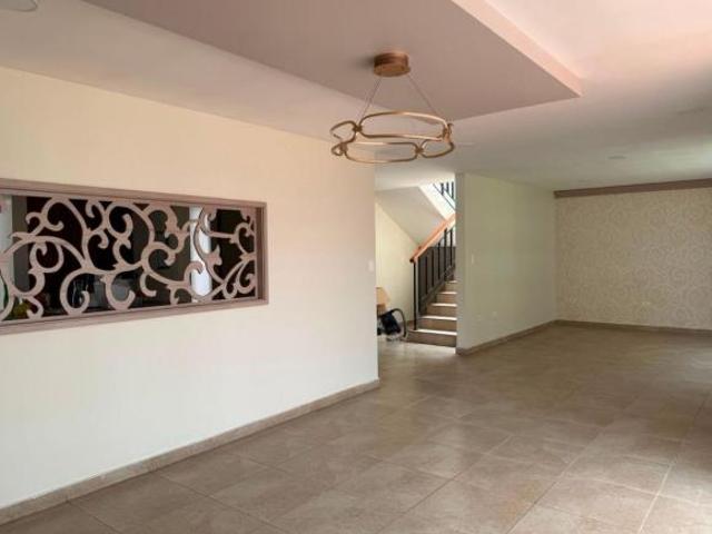 CASA EN VENTA EN LA JOYA DIAMANTE II, LA ASUNCION, METEPEC, CERCA AV TECNOLOGICO