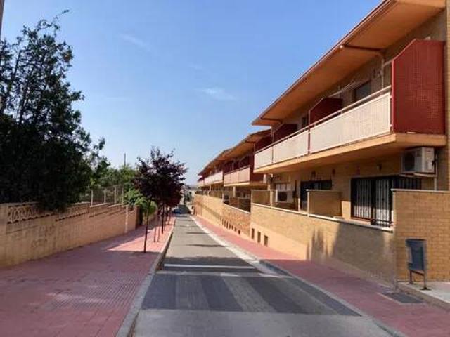 Casa en Venta en La Puebla de Alfindén