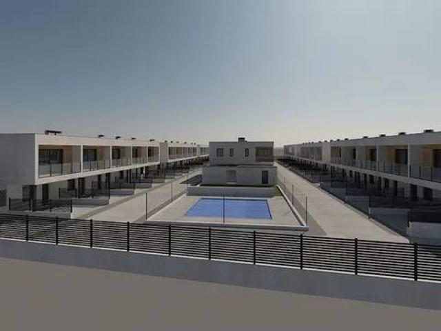 Casa en Venta en La Puebla de Alfindén