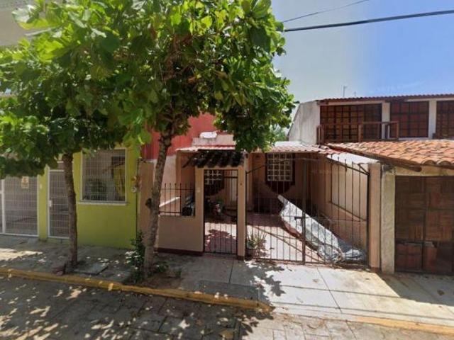 CASA EN VENTA EN LA PAROTA, PUERTO ESCONDIDO, OAXACA