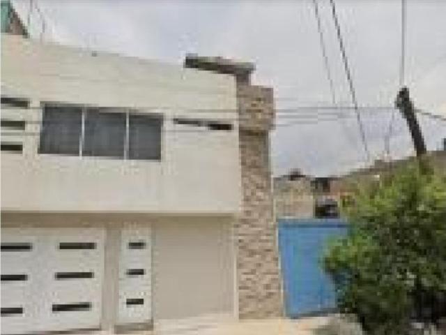 Casa en venta en La Perla, Nezahualcóyotl, México