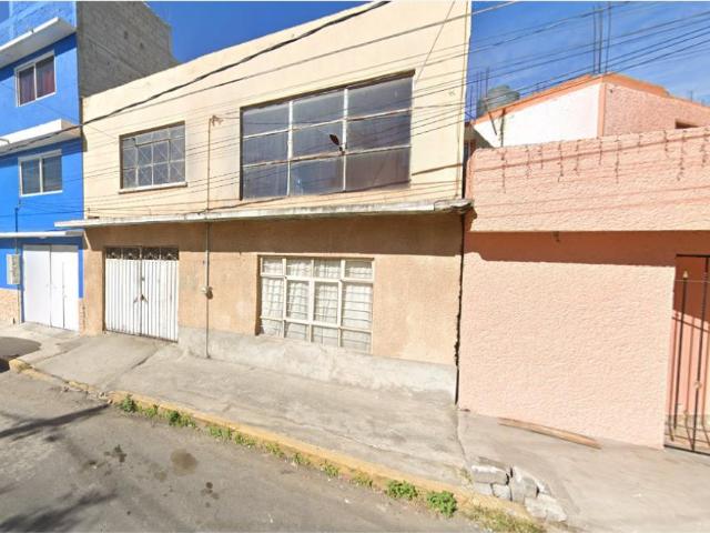 Casa en venta en La Perla, Nezahualcóyotl, México
