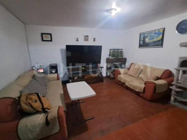 Casa en venta en La Perla, Nezahualcoyotl, Estado de México