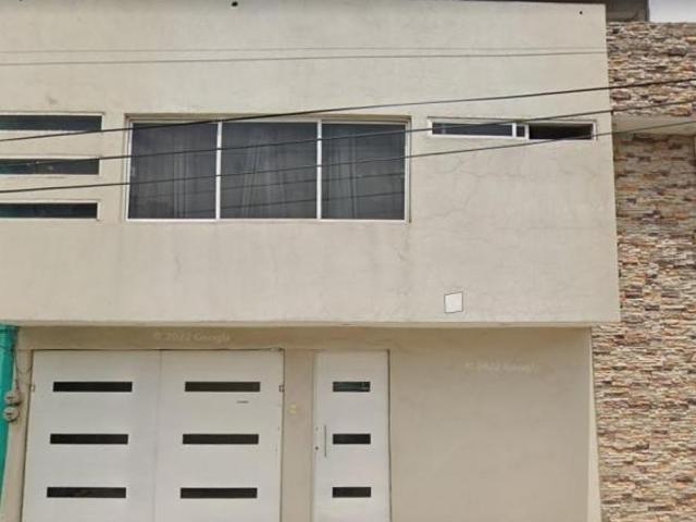 CASA EN VENTA EN LA PERLA EN REMATE