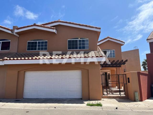 CASA EN VENTA EN LA PERLA RESIDENCIAL, PLAYAS DE TIJUANA