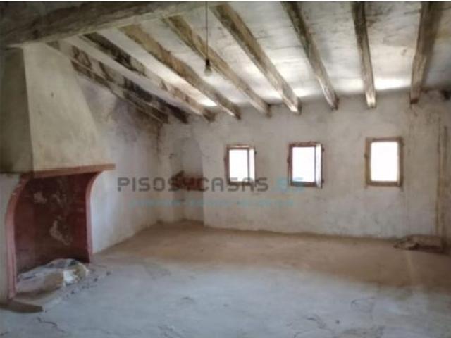 CASA EN VENTA EN LA PLAZA MAYO 5 TUEJAR VALENCIA