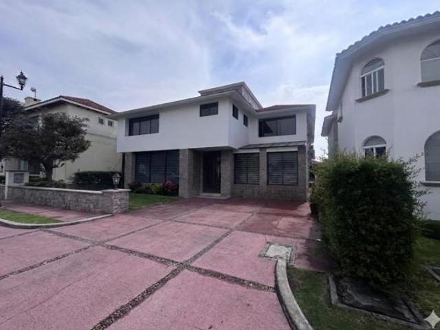 Casa en Venta en La Providencia, Conjunto Valencia. Metepec Estado de México