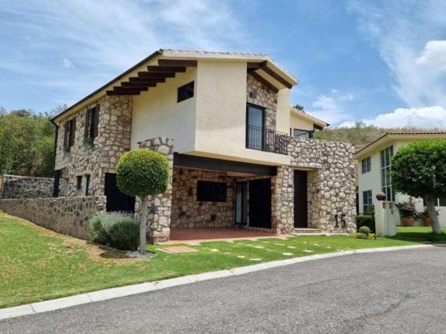 CASA DE 413 m² CON 3 RECAMARAS EN VENTA EN LA QUERENCIA, SAN CRISTOBAL TEPONTLA