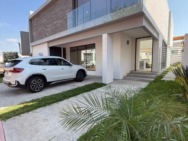 CASA EN VENTA EN LA RIOJA NUEVA, CON CLUB DEPORTIVO A UNOS PASOS DE GALERIAS Y PUNTO SUR