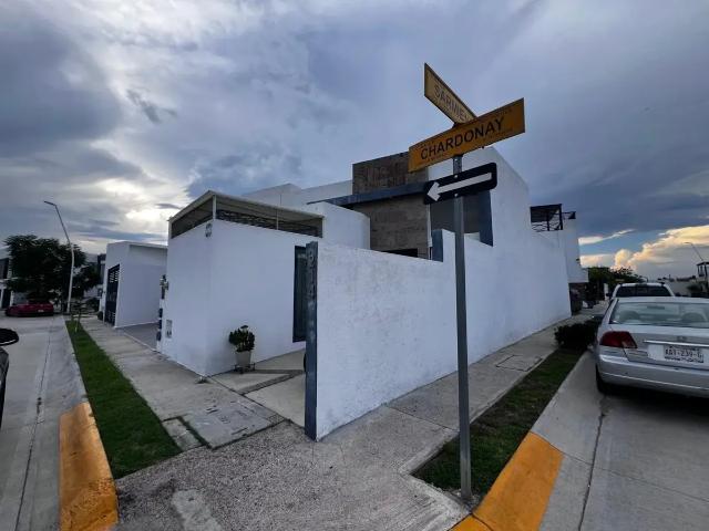 Casa en venta en La Rioja, Aguascalientes, Aguascalientes