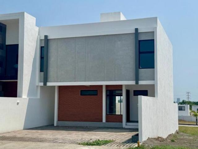 Casa en venta en la Riviera veracruzana, residencial lomas del dorado