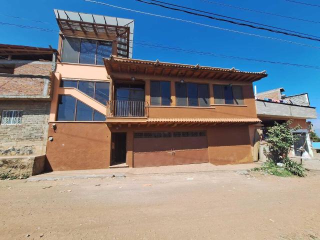 Casa en venta en La Valenciana, Pátzcuaro, Michoacán de Ocampo