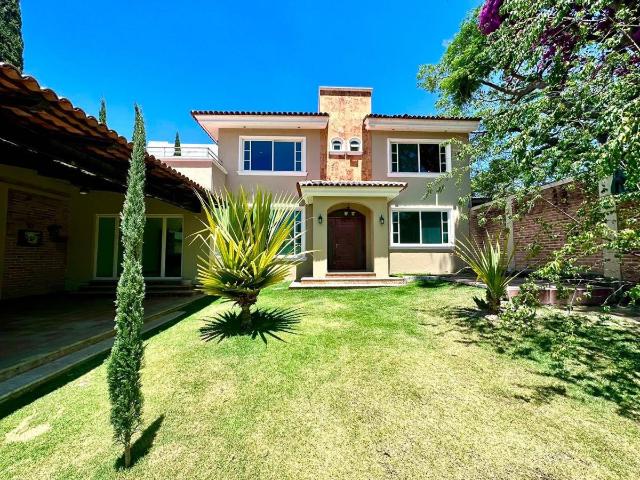 Casa en venta en La Venta del Astillero, Zapopan, Jalisco