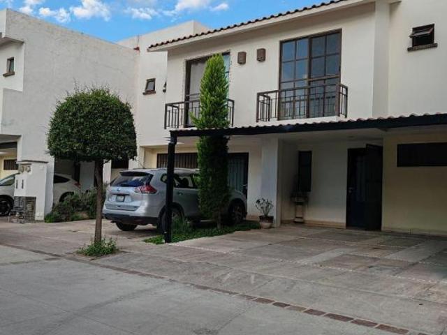 CASA EN VENTA EN LA YESCA