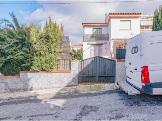 Casa en Venta en La Zubia