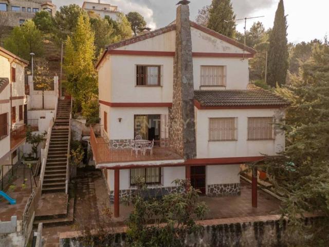 Casa en Venta en La Zubia
