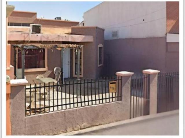 CASA EN VENTA EN LAGO DE PEIPUS 471 JARDINES DEL LAGO MEXICALI BAJA CALIFORNIA