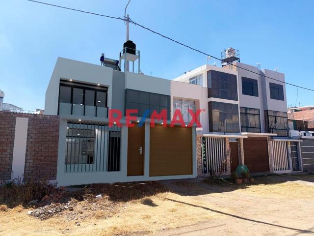 ¡Casa En Venta En Lago Verde – El Tambo! X 500K Soles