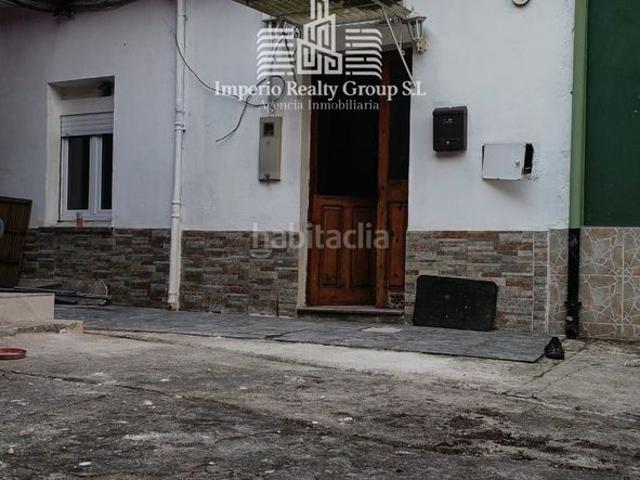 Casa en venta en Langreo, La Felguera. Convierte esta casa en el hogar que siempre has imaginado. Casas.